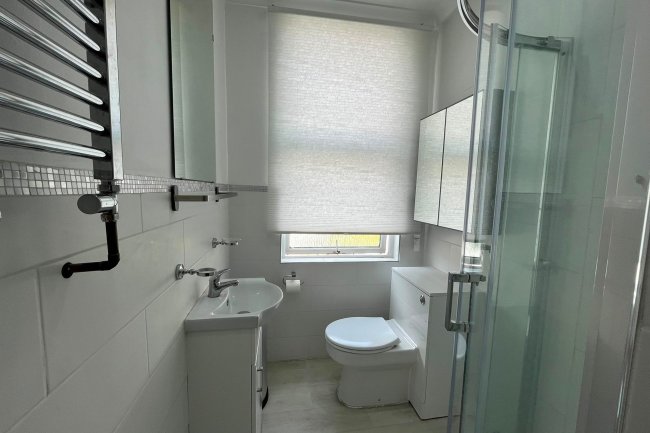 2 Blakemore Road, Streatham Hill, London SW16 1NH 16