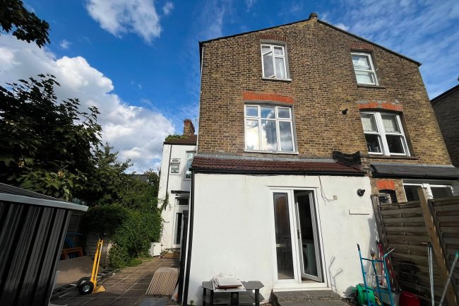 2 Blakemore Road, Streatham Hill, London SW16 1NH 16