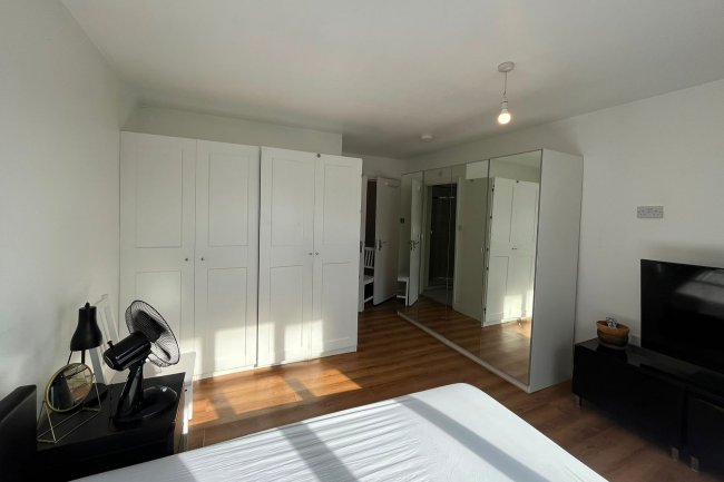 2 Blakemore Road, Streatham Hill, London SW16 1NH 16