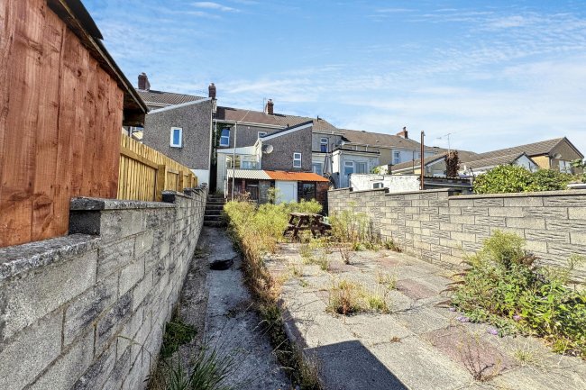 52 Brynallt Terrace, Llanelli, Dyfed, SA15 1ND 57