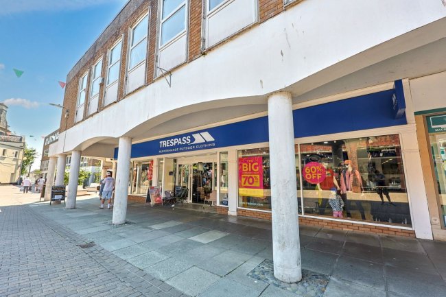 15 Red Street, Carmarthen, Dyfed, SA31 1QL 95