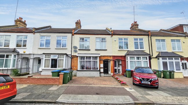 18A and 18B Halons Road, Eltham, London, SE9 5BS 36