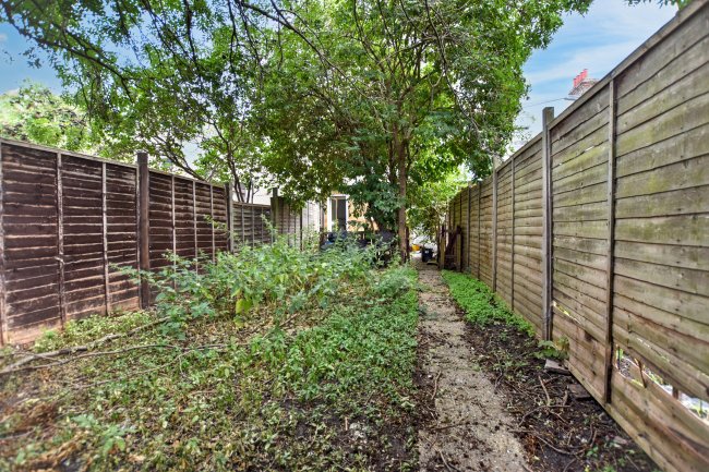 6 Claytonville Terrace, Crabtree, Manorway, North Belvedere, Kent, DA17 6AQ 12