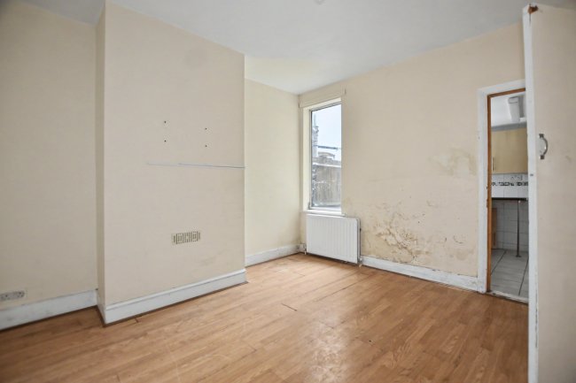 6 Claytonville Terrace, Crabtree, Manorway, North Belvedere, Kent, DA17 6AQ 12