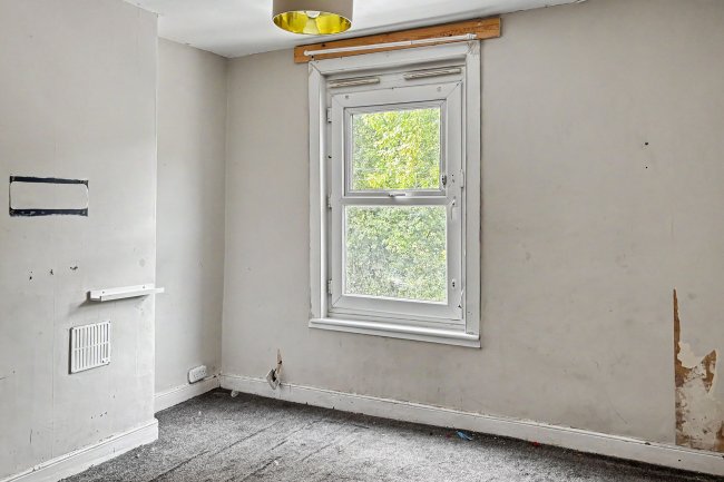 4 Avenue Road, Darlaston, Wednesbury, West Midlands, WS10 8AR 2