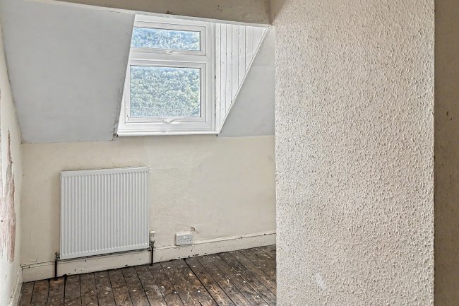 4 Avenue Road, Darlaston, Wednesbury, West Midlands, WS10 8AR 2