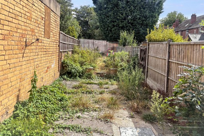 4 Avenue Road, Darlaston, Wednesbury, West Midlands, WS10 8AR 2
