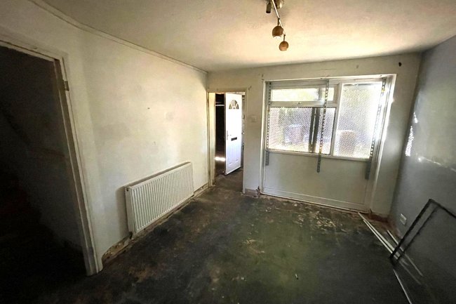 15 Chaucer Walk, Hemel Hempstead HP2 7PF 23