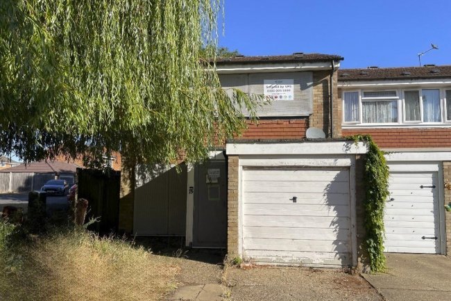 15 Chaucer Walk, Hemel Hempstead HP2 7PF 23