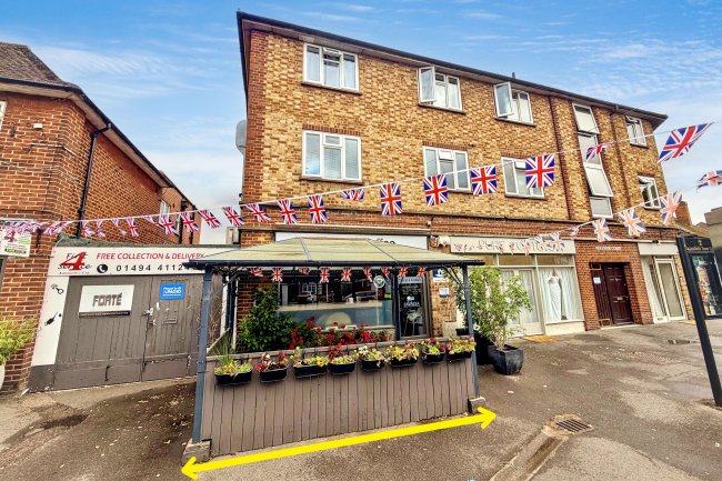 1 Holtspur Parade, Heath Road, Beaconsfield, HP9 1DA 86