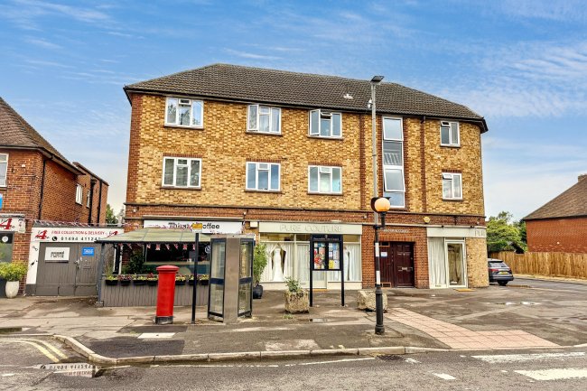 1 Holtspur Parade, Heath Road, Beaconsfield, HP9 1DA 86