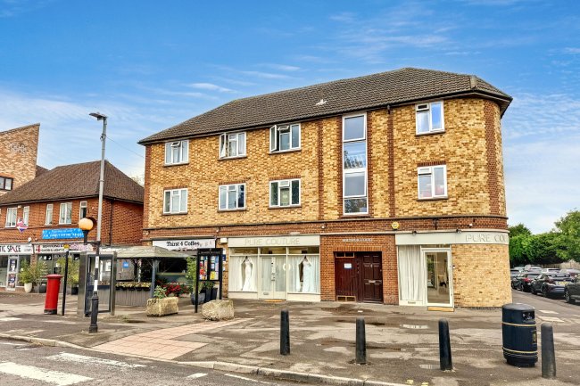 1 Holtspur Parade, Heath Road, Beaconsfield, HP9 1DA 86