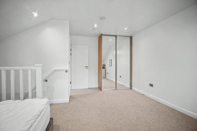 21 Novellus Court, 61 South Street, Epsom KT18 7PX 7