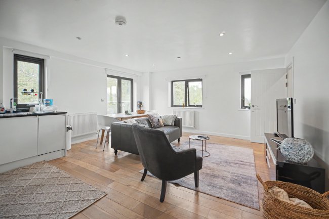 21 Novellus Court, 61 South Street, Epsom KT18 7PX 7