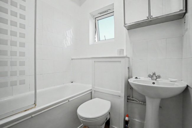 Flat 3, 31 Ewelme Road, Forest Hill, London SE23 3BQ 9