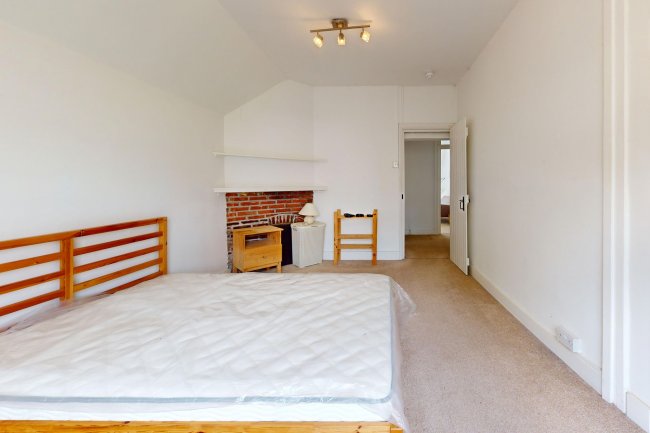 Puttnam, High Street, Petworth, GU28 0AU 3
