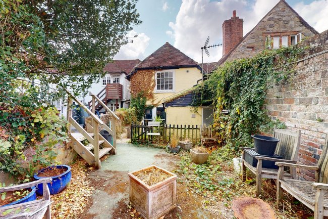 Puttnam, High Street, Petworth, GU28 0AU 3