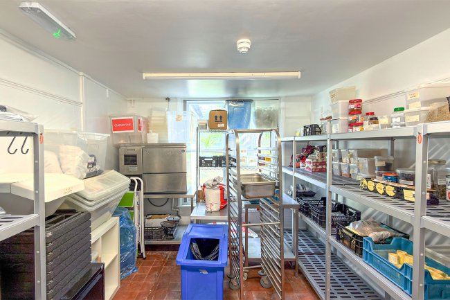 Puttnam, High Street, Petworth, GU28 0AU 3