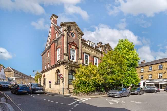 Former Natwest Bank, Market Square, Petworth, GU28 0AL 8
