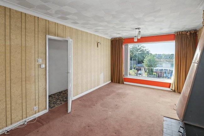 271 Lords Wood Lane, Chatham, Kent, ME5 8JU 9