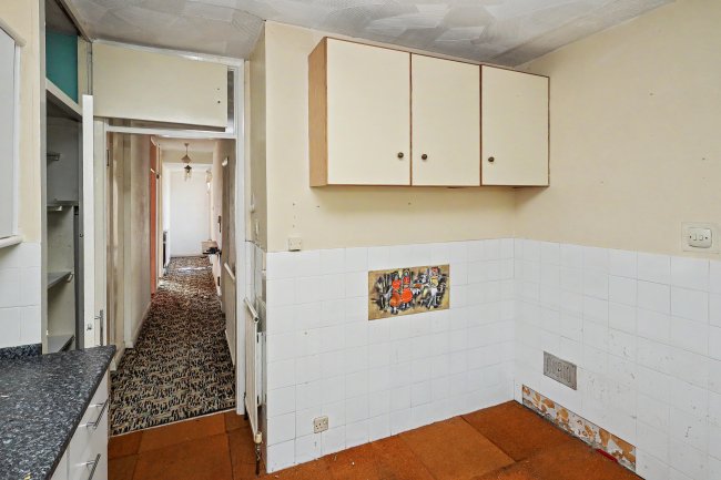 271 Lords Wood Lane, Chatham, Kent, ME5 8JU 9