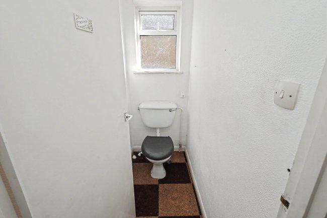 271 Lords Wood Lane, Chatham, Kent, ME5 8JU 9