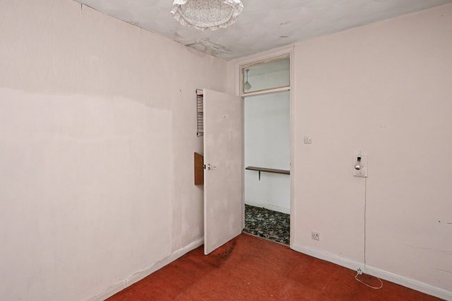 271 Lords Wood Lane, Chatham, Kent, ME5 8JU 9