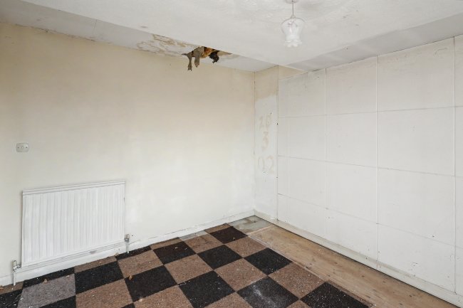 271 Lords Wood Lane, Chatham, Kent, ME5 8JU 9