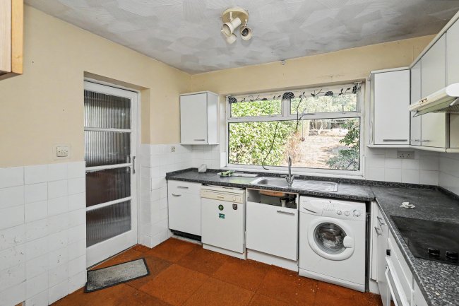 271 Lords Wood Lane, Chatham, Kent, ME5 8JU 9