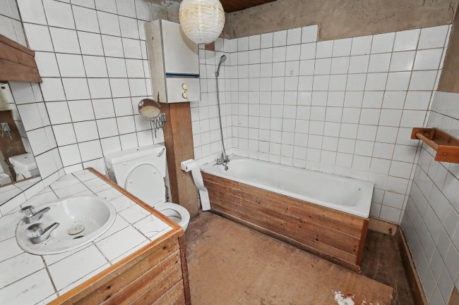 187 Charlemont Road, East Ham, London, E6 6AG 1