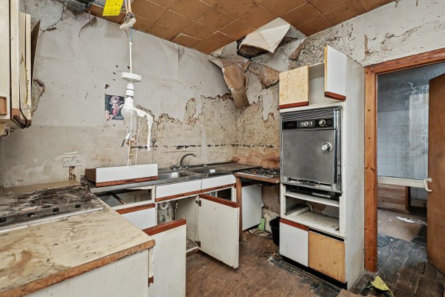 187 Charlemont Road, East Ham, London, E6 6AG 1