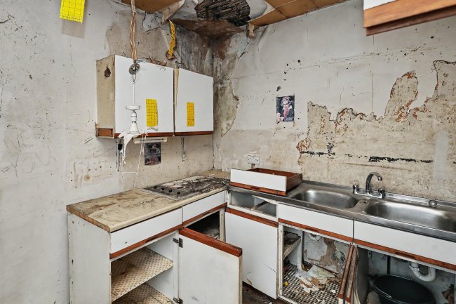187 Charlemont Road, East Ham, London, E6 6AG 1