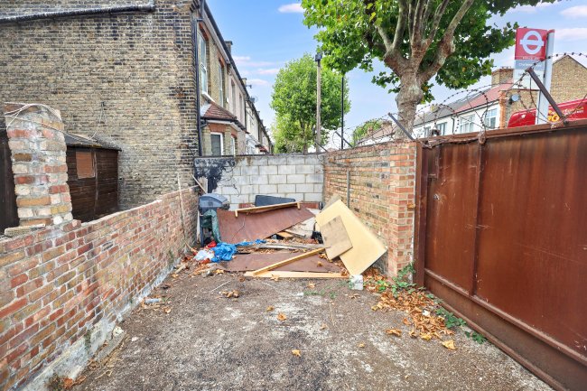 187 Charlemont Road, East Ham, London, E6 6AG 1