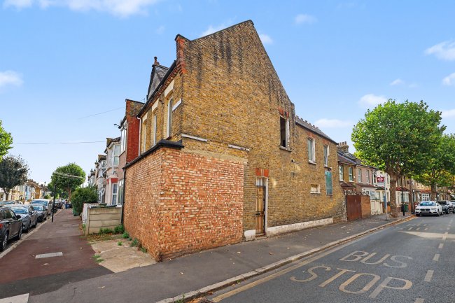 187 Charlemont Road, East Ham, London, E6 6AG 1