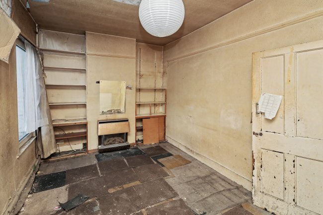 187 Charlemont Road, East Ham, London, E6 6AG 1