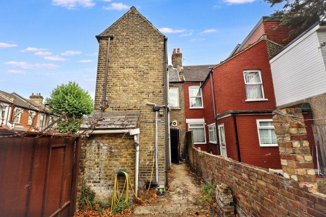 187 Charlemont Road, East Ham, London, E6 6AG 1
