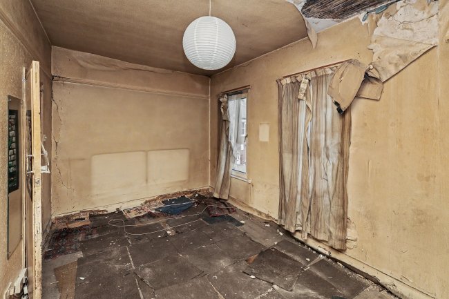 187 Charlemont Road, East Ham, London, E6 6AG 1