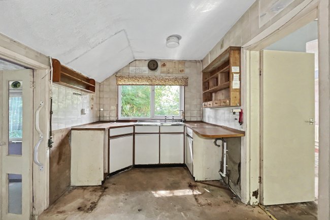 Moorlands, Reeshill Road, Reeshill, Roche, St Austell, Cornwall, PL26 8LR 4