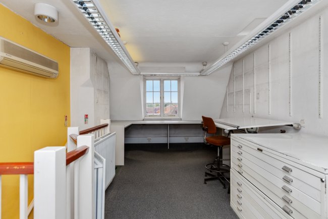 Crossway House, 8 London Road, Reigate RH2 9HY 7