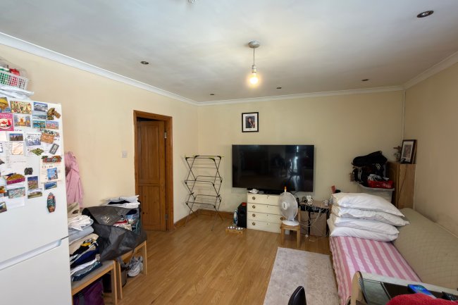 6 The Vale, Uxbridge Road, London W3 7SB 10