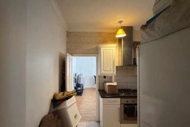 6 The Vale, Uxbridge Road, London W3 7SB 10