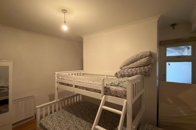 6 The Vale, Uxbridge Road, London W3 7SB 10