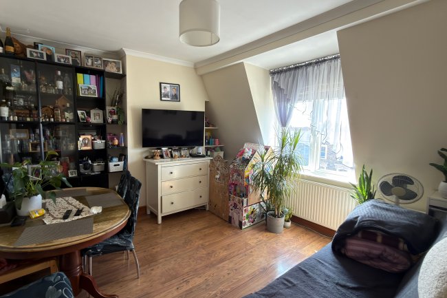 6 The Vale, Uxbridge Road, London W3 7SB 10