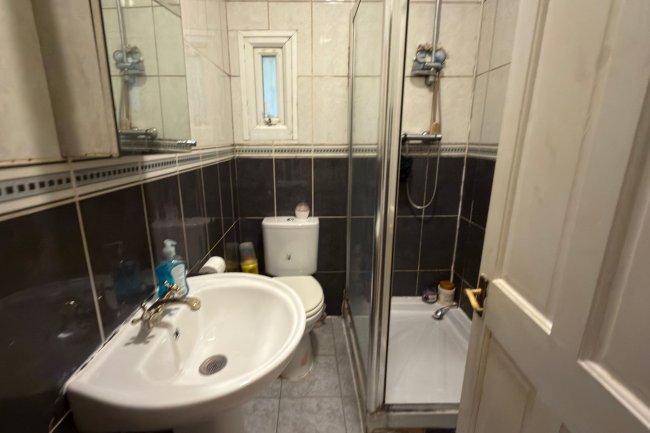 6 The Vale, Uxbridge Road, London W3 7SB 10