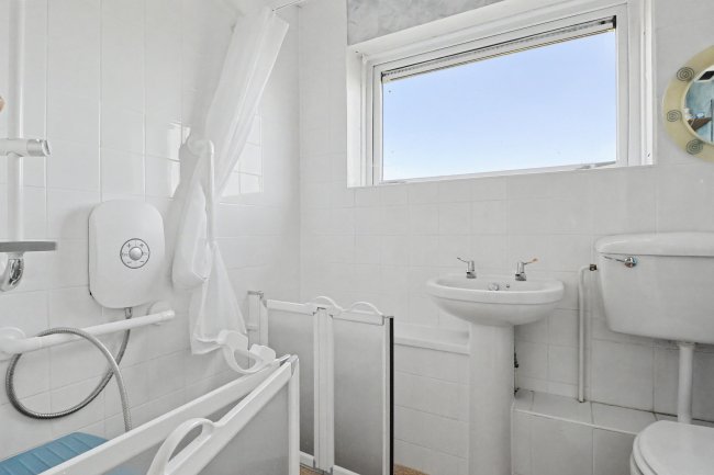 18 Bakersfield, Winsham, Chard, TA20 4JN 3