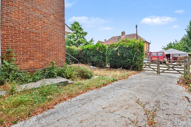 69B Westfield Road, Yeovil, Somerset, BA21 3DD 1