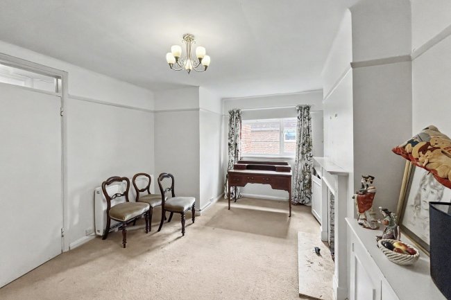 11 Benwood Court, Benhill Wood Road, Sutton, SM1 3SS 2