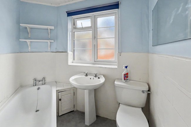 11 Benwood Court, Benhill Wood Road, Sutton, SM1 3SS 2