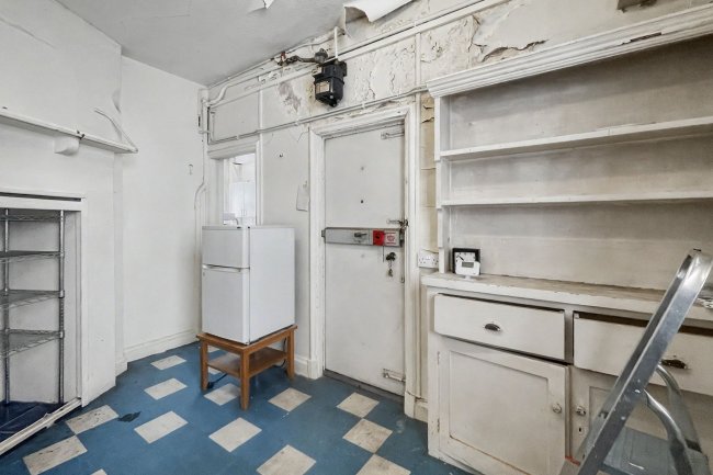 3 Park House, 1A Kendal Street, Paddington, London W2 2AL 2
