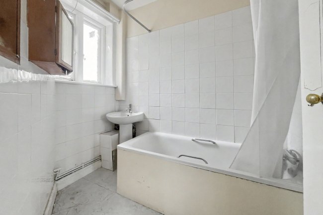 3 Park House, 1A Kendal Street, Paddington, London W2 2AL 2